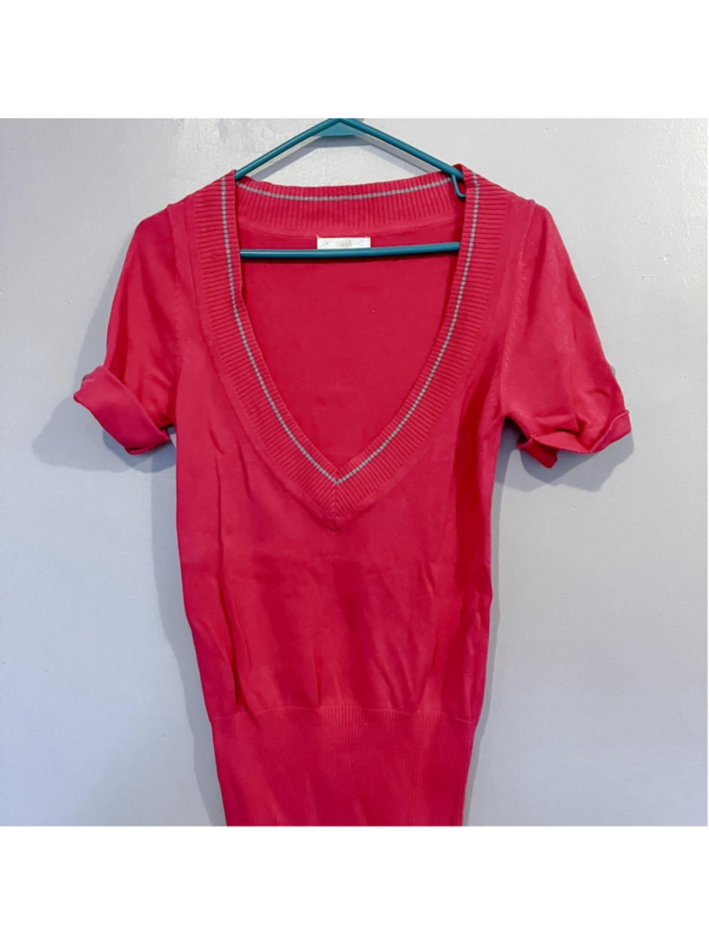 Y2K Coral Pink Deep V-Neck Knit Top (Small)